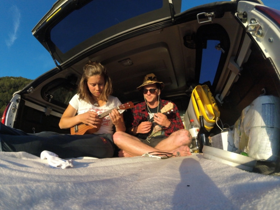 Samková přespávala v autě