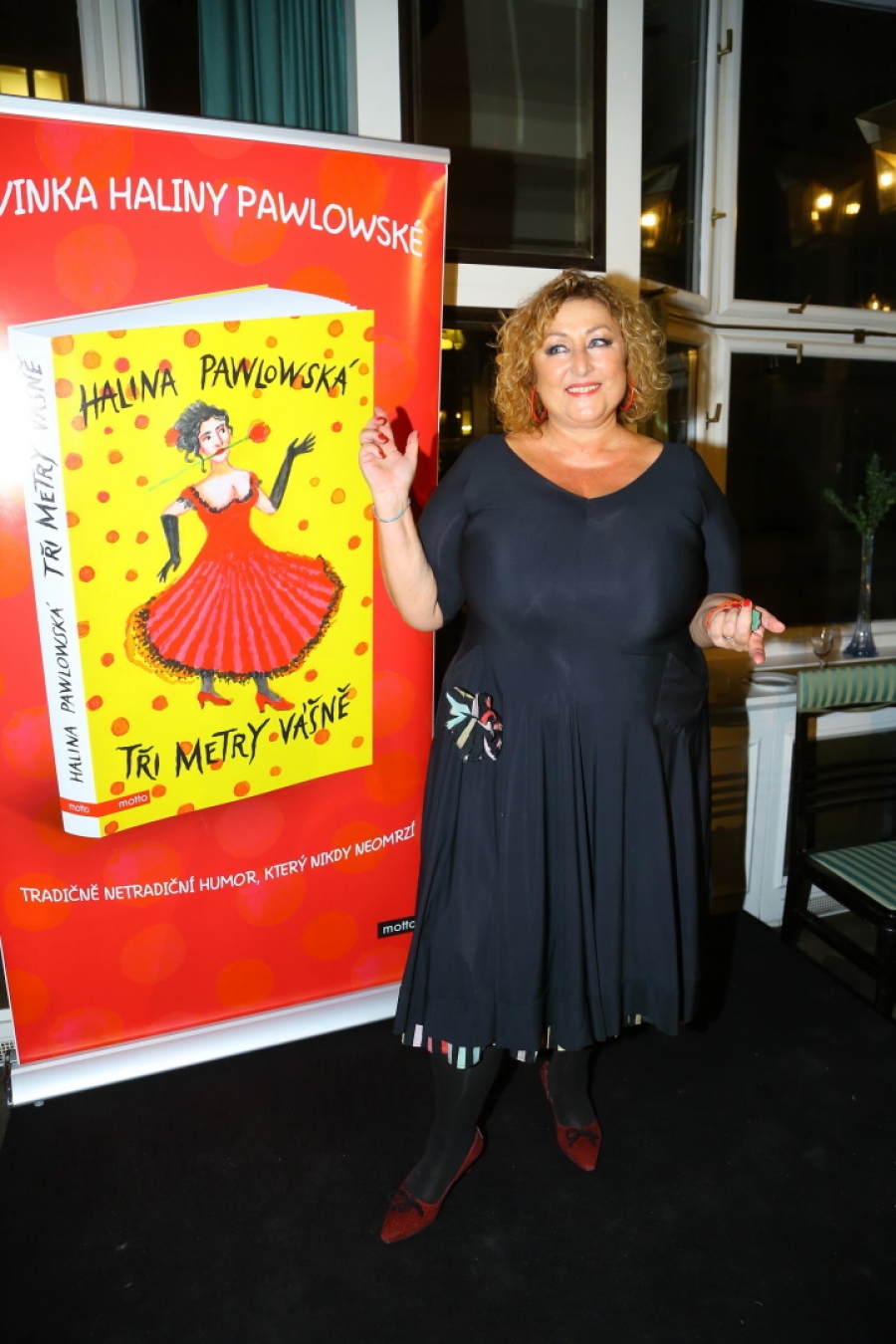 Tři metry vášně a zahalené obliny předvedla Halina Pawlowská