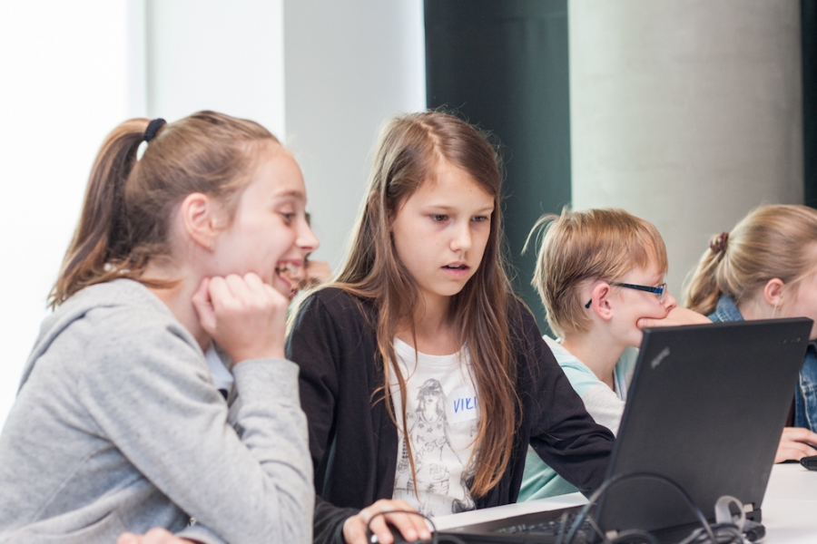 Přihlaste své děti do projektu Akademie programování. Hravou a zábavnou formou se naučí základy programování