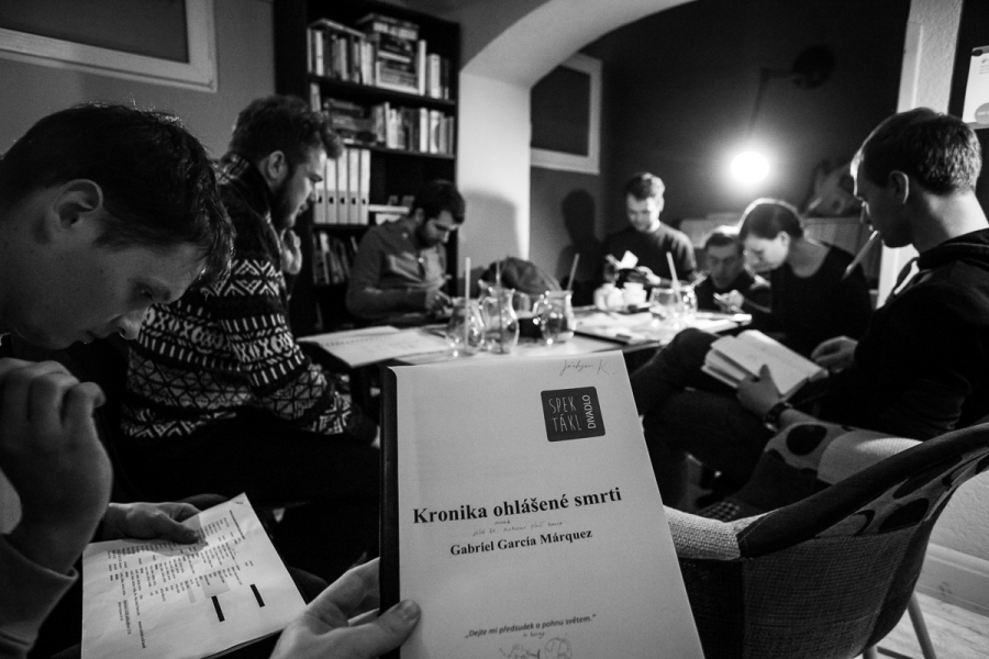 Divadlo Spektákl uvede v březnu Márquezovu Kroniku ohlášené smrti