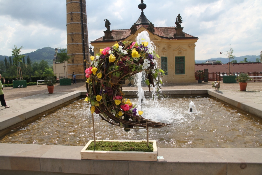 Odemykání zámeckých zahrad v Děčíně