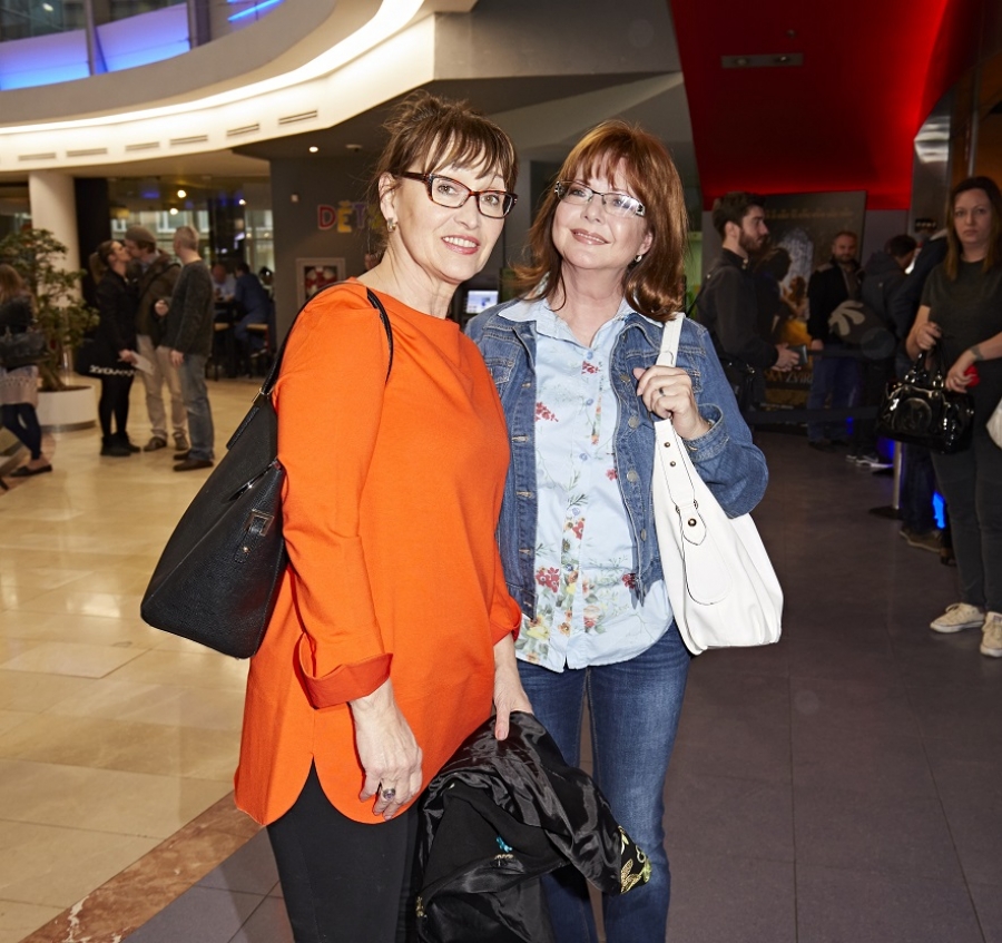 Kámošky Černocká a Tomsová si vyšly do kina