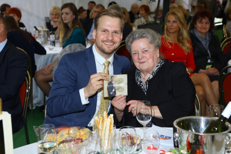 Martin Chodúr zazpíval grátis na milónové dražbě