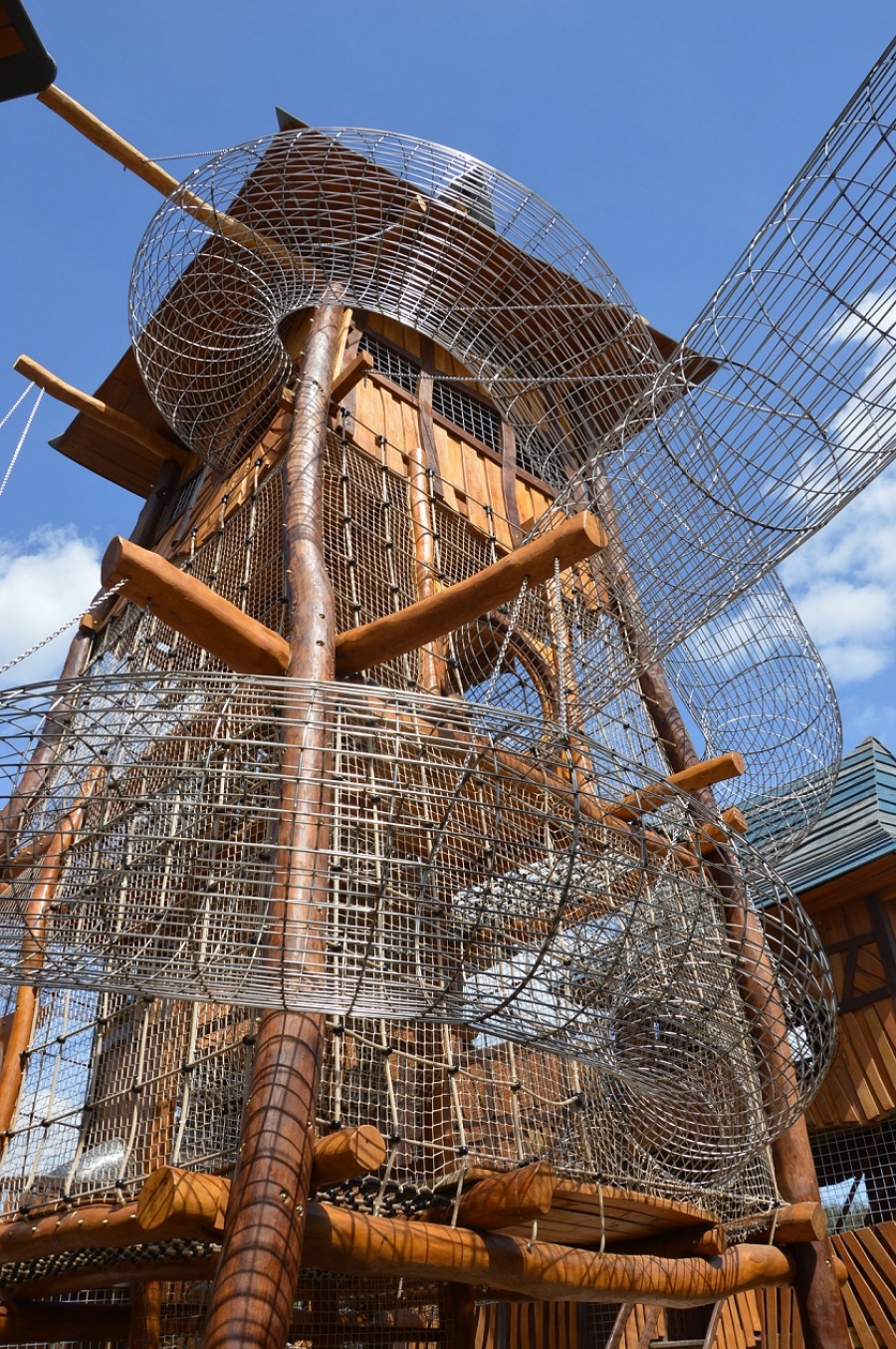 Park Mirakulum představil novou Dětskou vesničku a osmou hradní věž