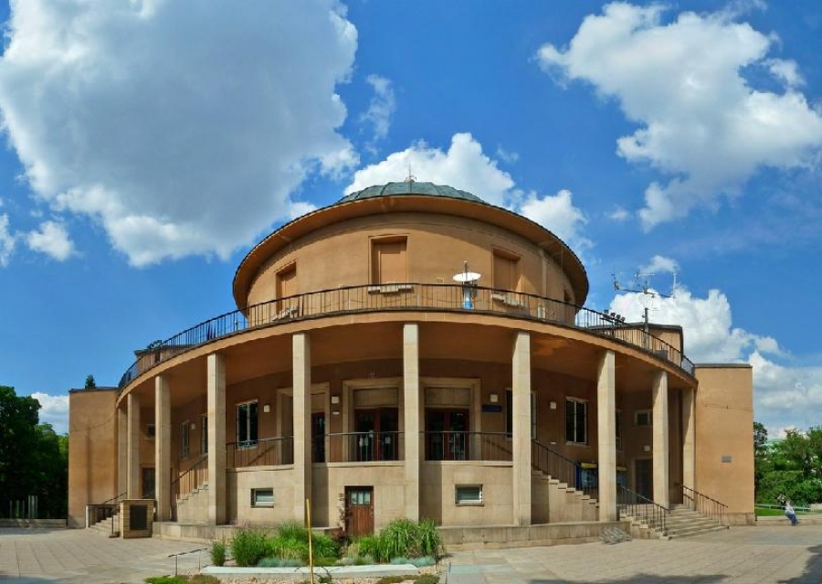 Dotkněte se vesmíru s nohama na Zemi