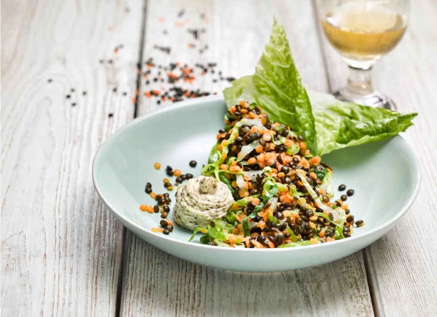 Žádná nuda. Rostlinná strava je trendy. Prim hrají luštěniny, nahradíte jimi maso a odlehčíte jídelníček