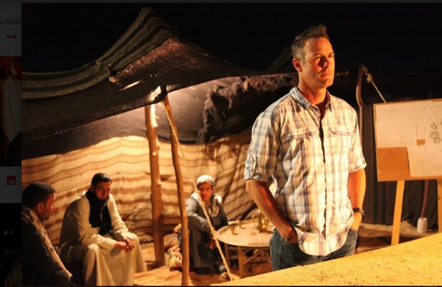 Proslulí egyptologové otevřeli 2500 let starý sarkofág během živého vysílání