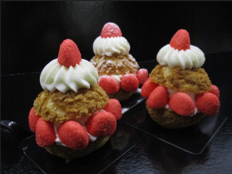 Jahodové profiterolky jako od profíka