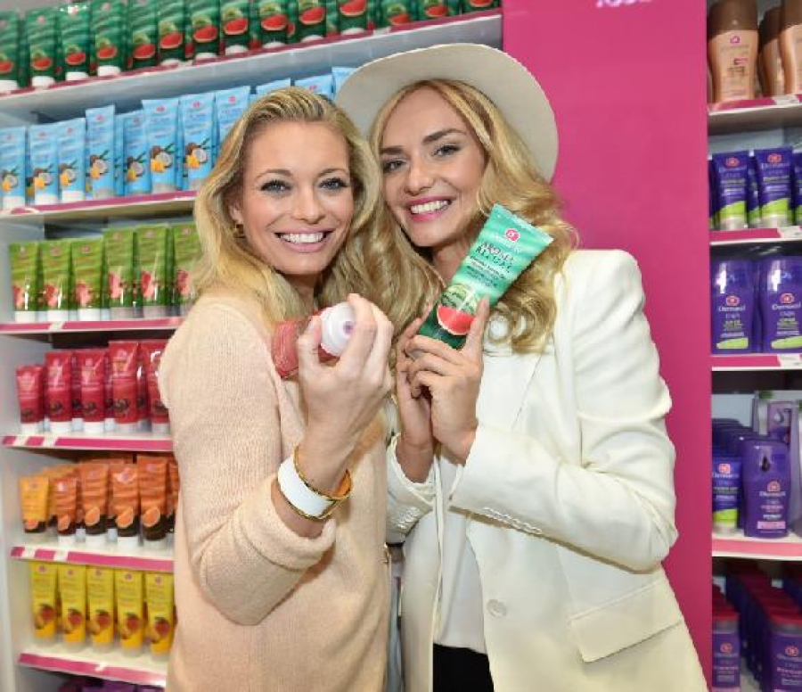 Lucie Borhyová a Taťána Kuchařová se shodly: „Kosmetiku ráda dostávám, ale i dávám“