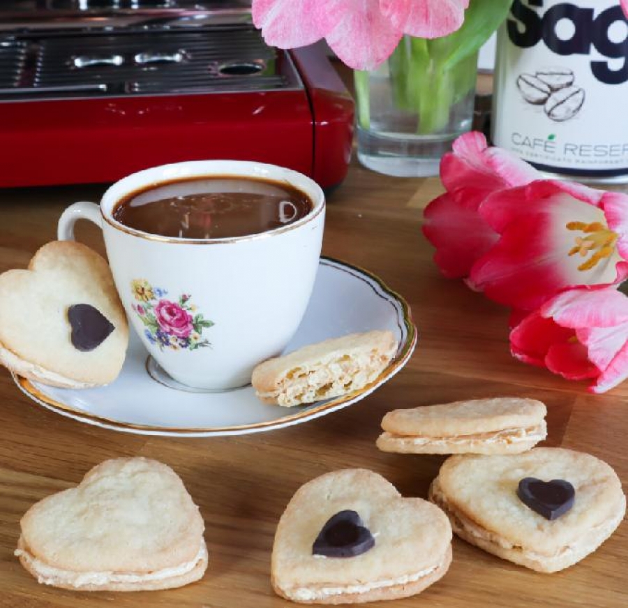 Valentýnské sušenky s kávovým krémem