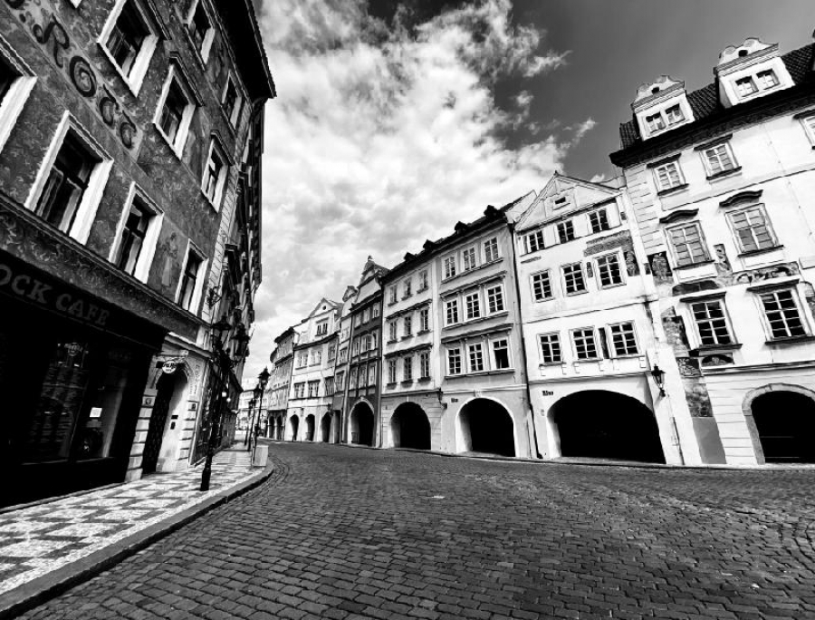 Ivan Fíla NOUZOVÝ STAV – Zápisky cestovatele časem