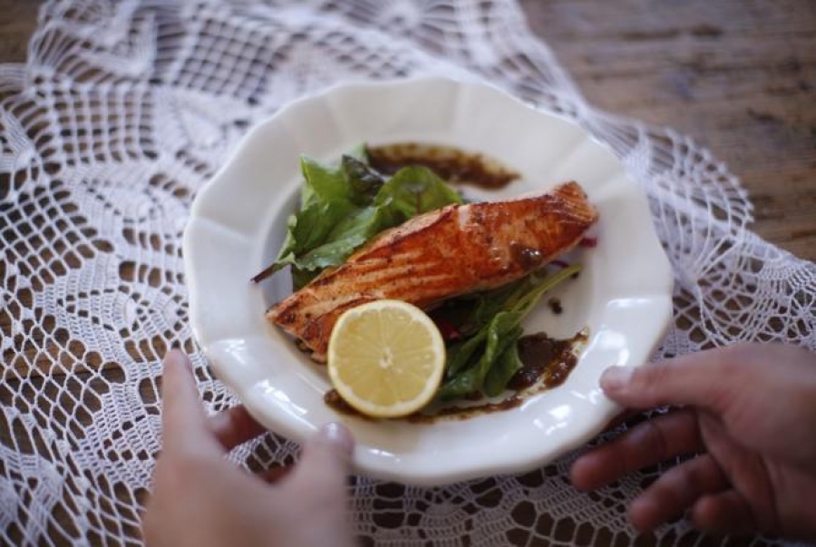 Glazovaný losos s mangoldem