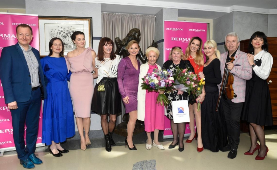 Lady Dermacol slaví 88 let: Žena, jejíž make-up dobyl Hollywood