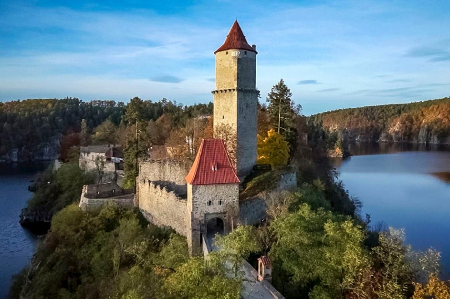 Restrikce přináší problémy i cestovkám, chybí podpora zaměstnanosti