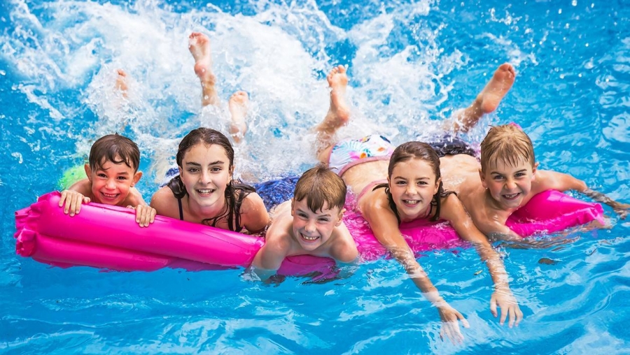 Za vysvědčení virtuální realita na tobogánu a aquazorbing zdarma