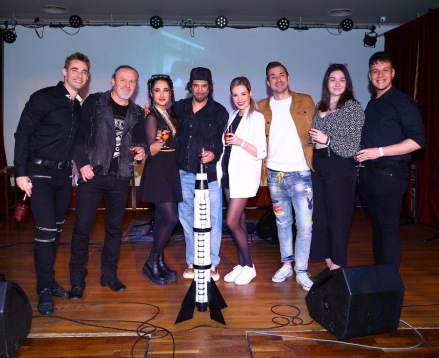 Je to bojovník, je to fighter!