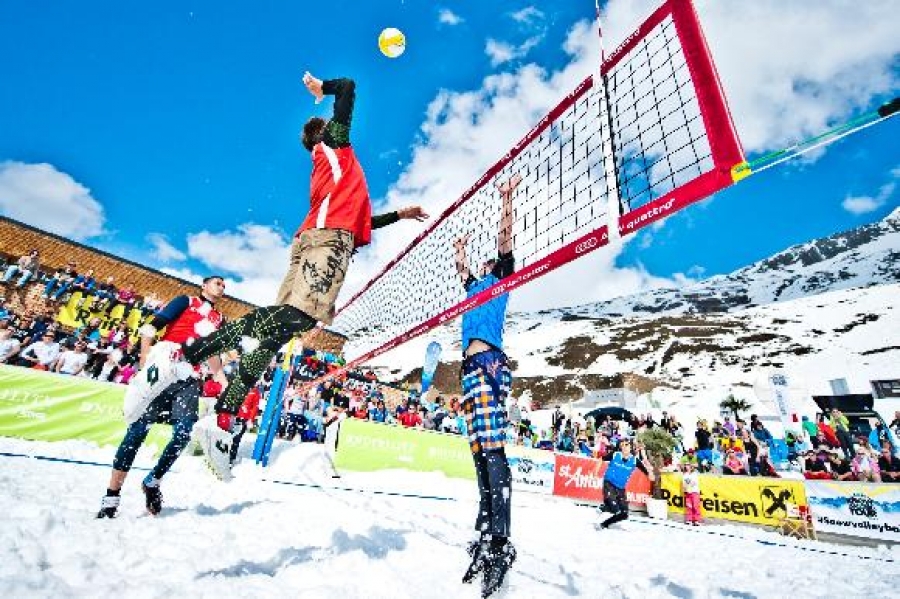 První turnaj ve volejbale na sněhu v České republice unikátně ve Špindlerově Mlýně