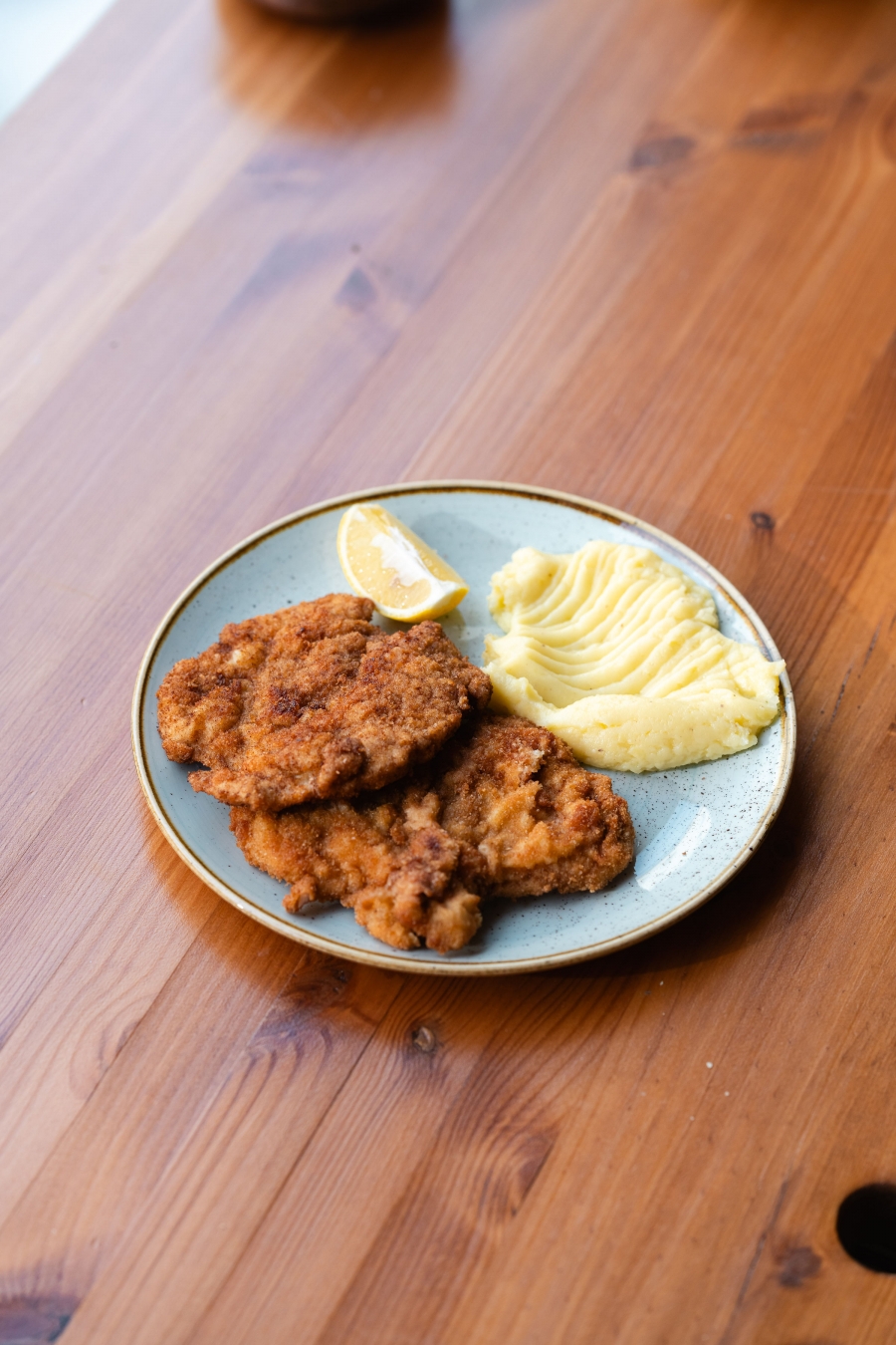 Vepřový řízek  s bramborovou kaší