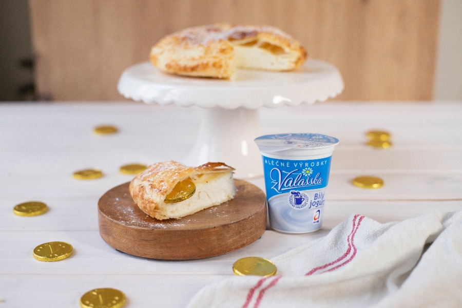 Tříkrálový koláč a pomazánky pro sváteční i všední dny s bílým jogurtem