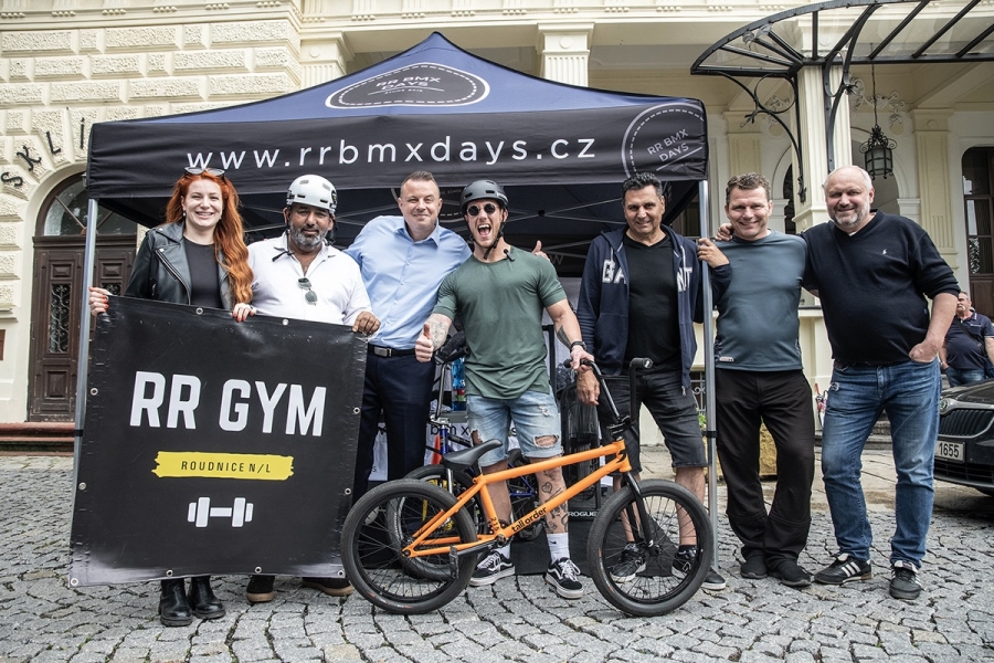 Vladimír Růžička, Kateřina Bláhová a Zdeněk Godla bavili děti v Chomutově