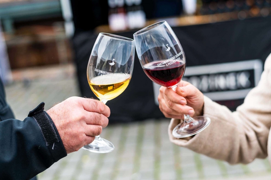 Svatomartinské slavnosti na Rašínově nábřeží: mladá i tichá vína, husí speciality a živá hudba