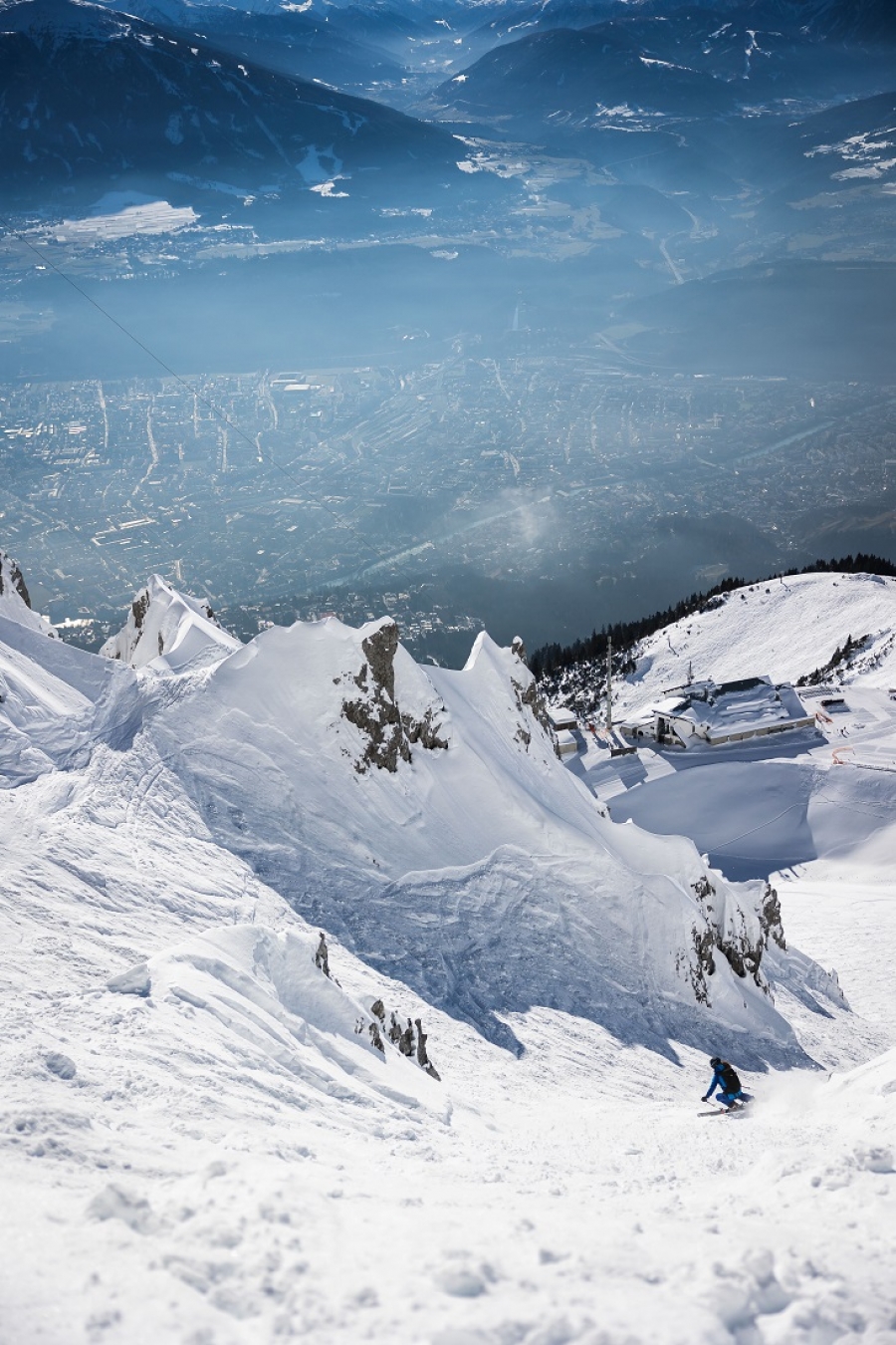 Z PRAŠANU DO IMPOZANTNÍCH CÍSAŘSKO-KRÁLOVSKÝCH BUDOV: SE SKI PLUS CITY PASEM ZAŽIJETE TO NEJLEPŠÍ Z OBOU SVĚTŮ