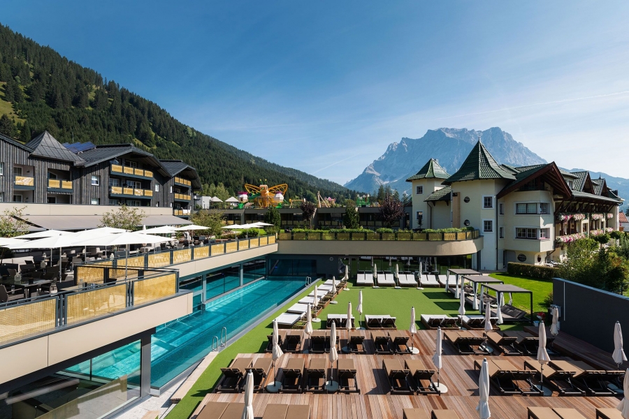 Hotel Alpenrose Familux: Luxusní rodinný resort v rakouských Alpách