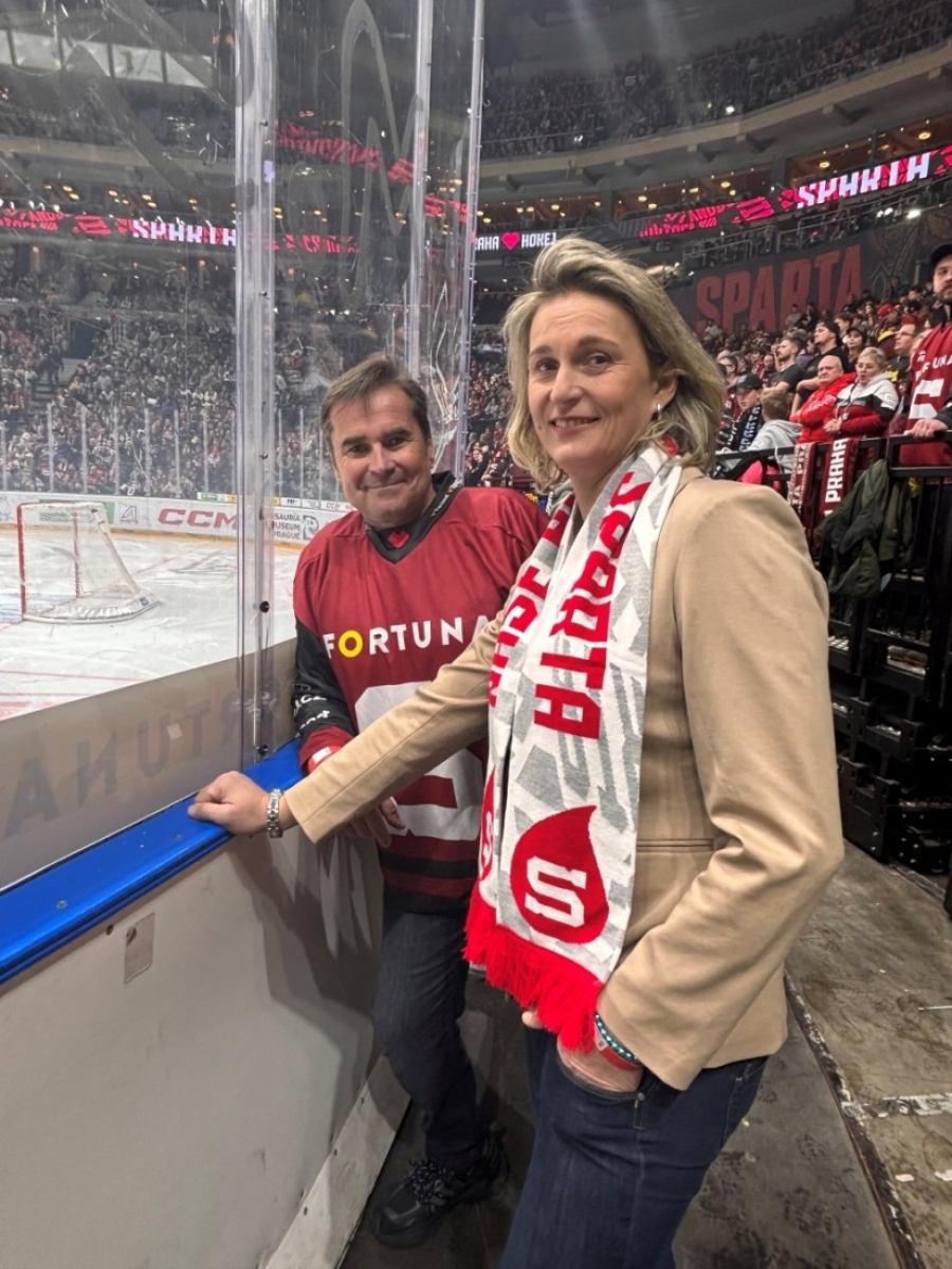 Bára Špotáková potěšila hokejové fanoušky