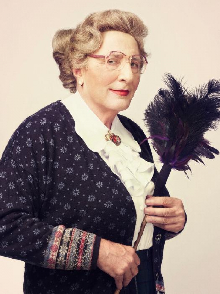 Mrs. Doubtfire, táta v sukni? Ne, to není Robin Williams, ale Karel Heřmánek!