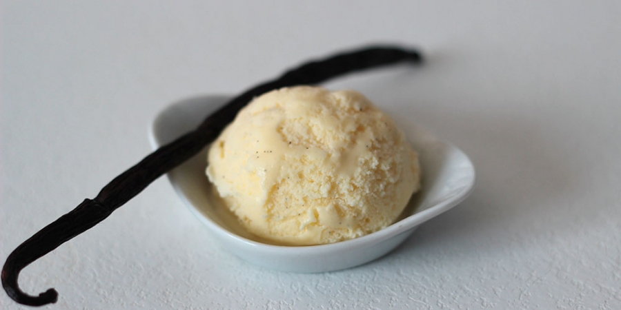 Jednoduchý recept na domácí vanilkovou zmrzlinu